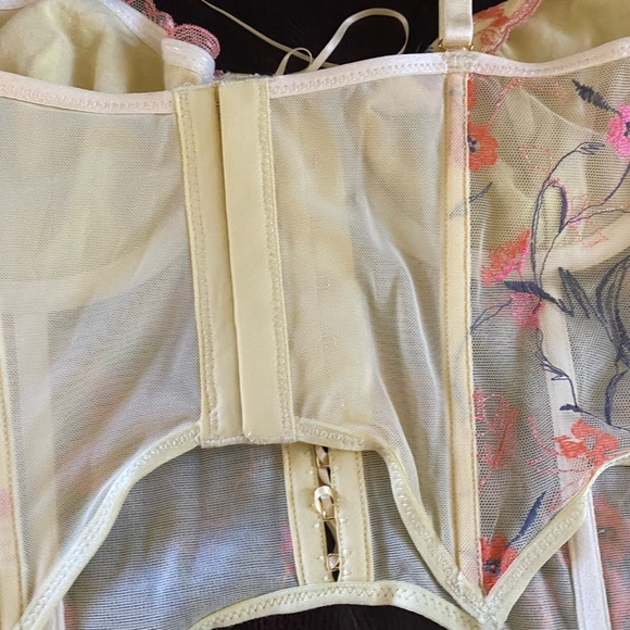 Out From Under Floral Yellow Semi Sheer Mesh Embroidered Coquette Bustier L - Picture 9 of 14